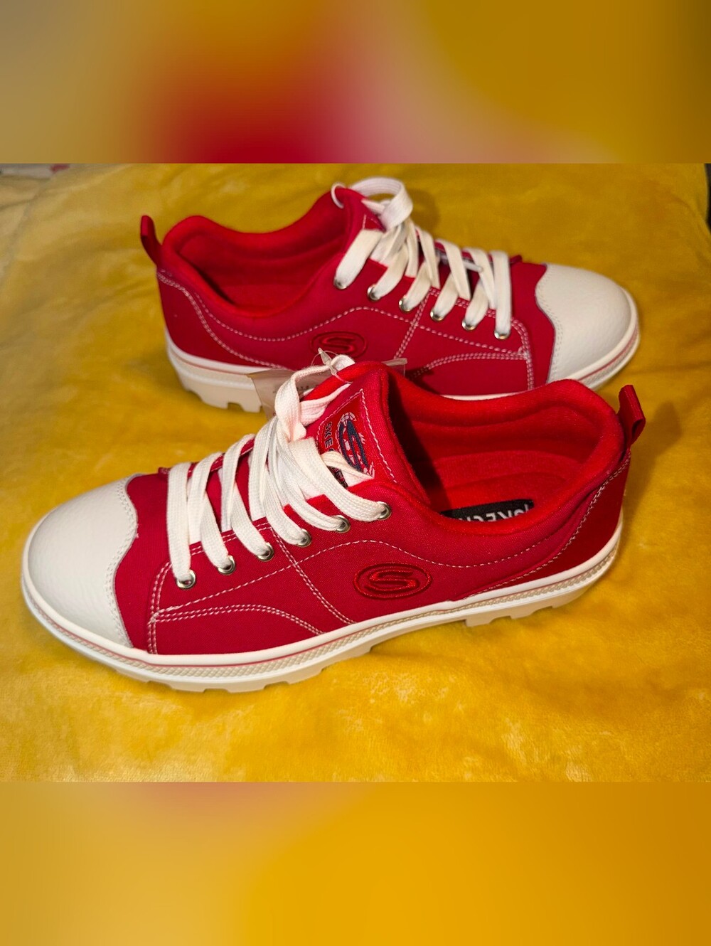 NWT Skechers Red and White Canvas Sneakers size 8.5